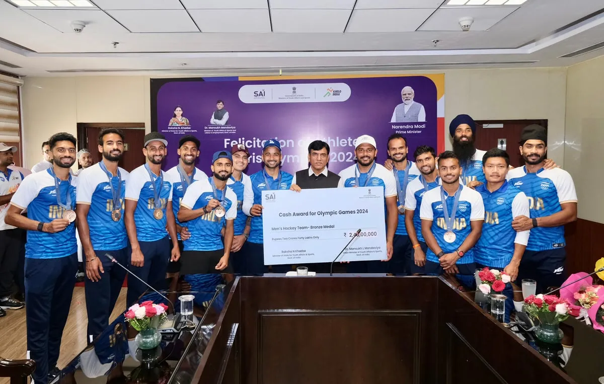 Mansukh Mandaviya Felicitates Indian Hockey Team For Paris Olympics Bronze  